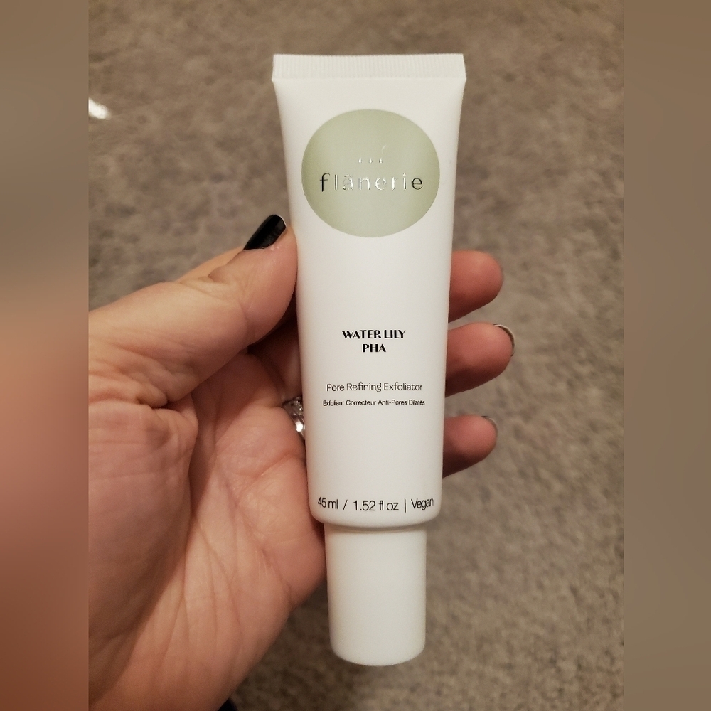 Flanerie Water Lily PHA Exfoliator